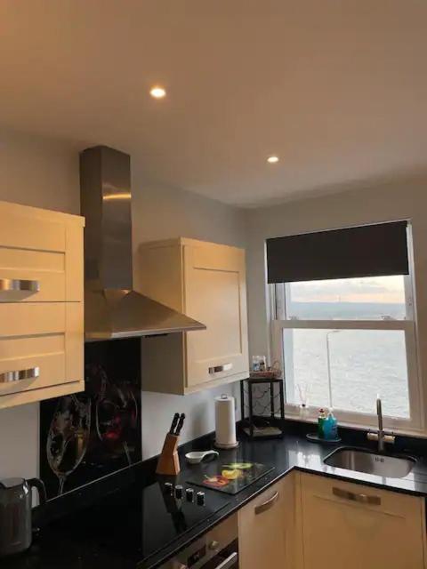 Superb 2 Bedroom Sea View Flat Scarborough Exterior foto
